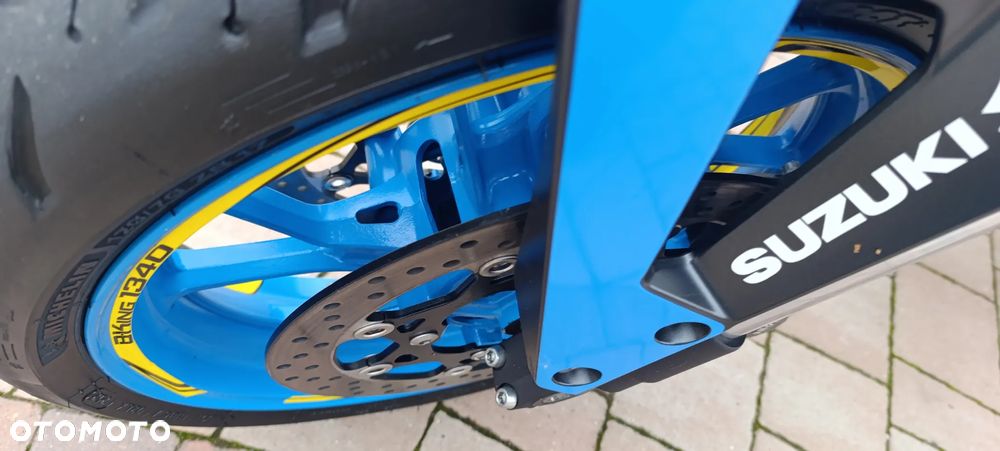 Suzuki GSX - 18