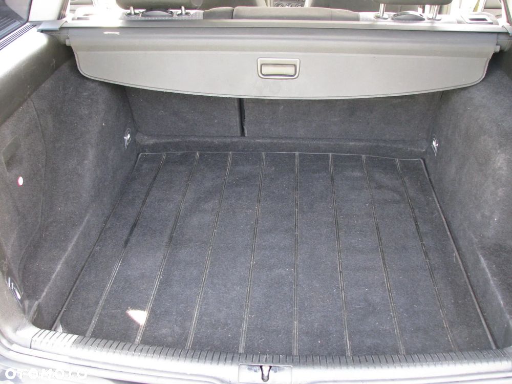 Volkswagen Golf - 6