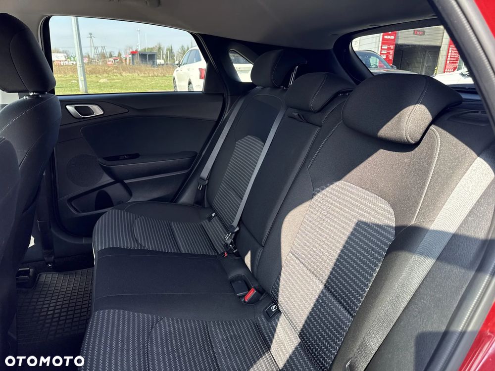 Kia Ceed 1.5 T-GDI M DCT - 17