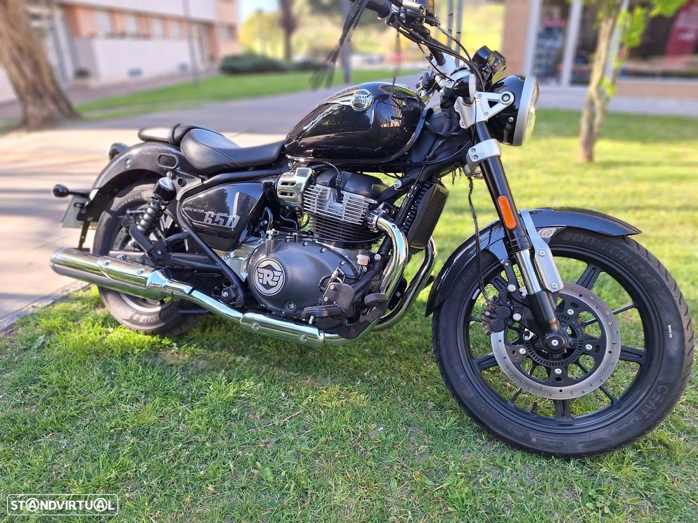 Royal Enfield Super Meteor 650 - 1