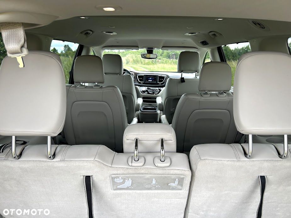 Chrysler Pacifica - 20