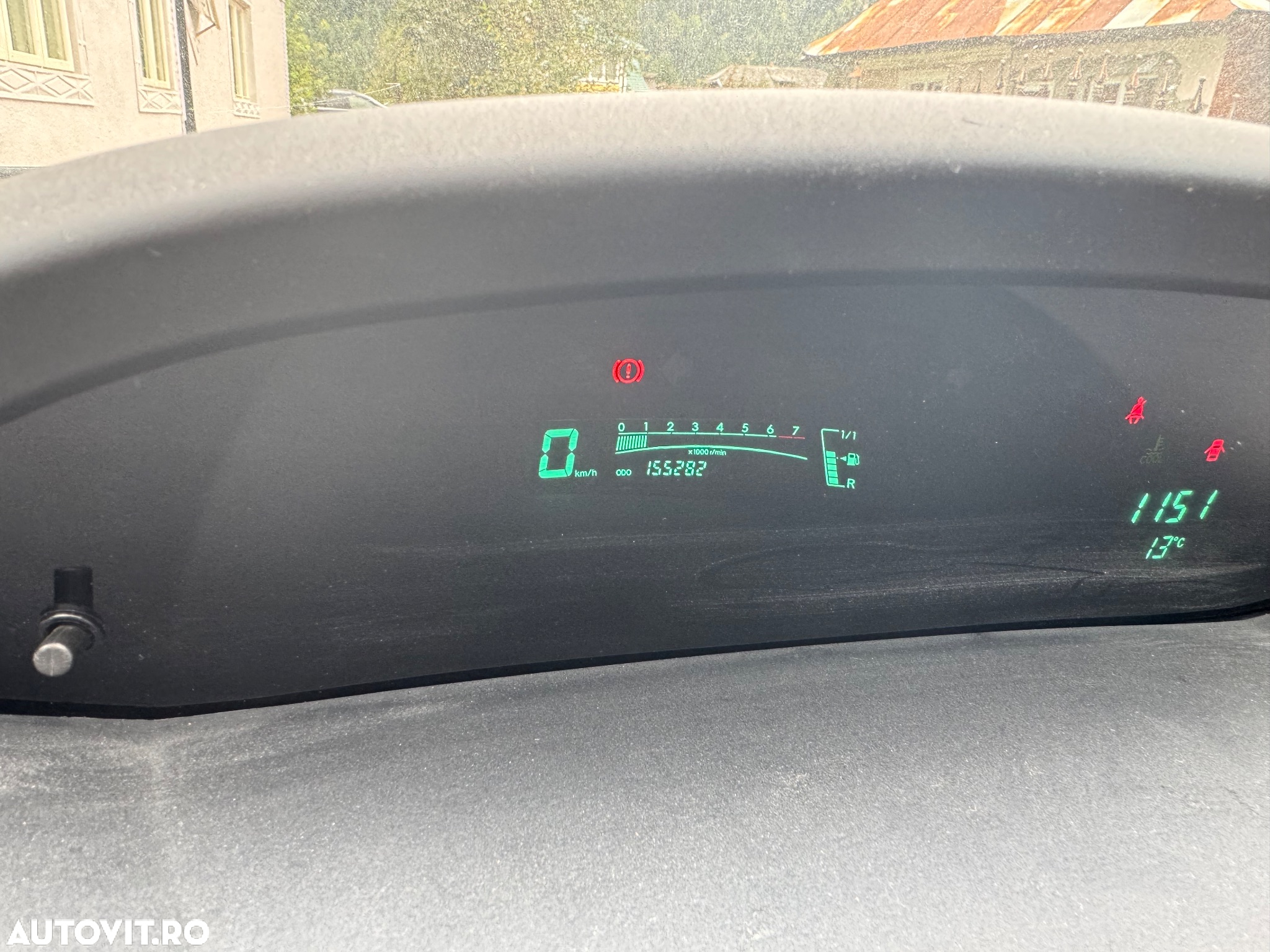 Toyota Yaris 1.0 - 7