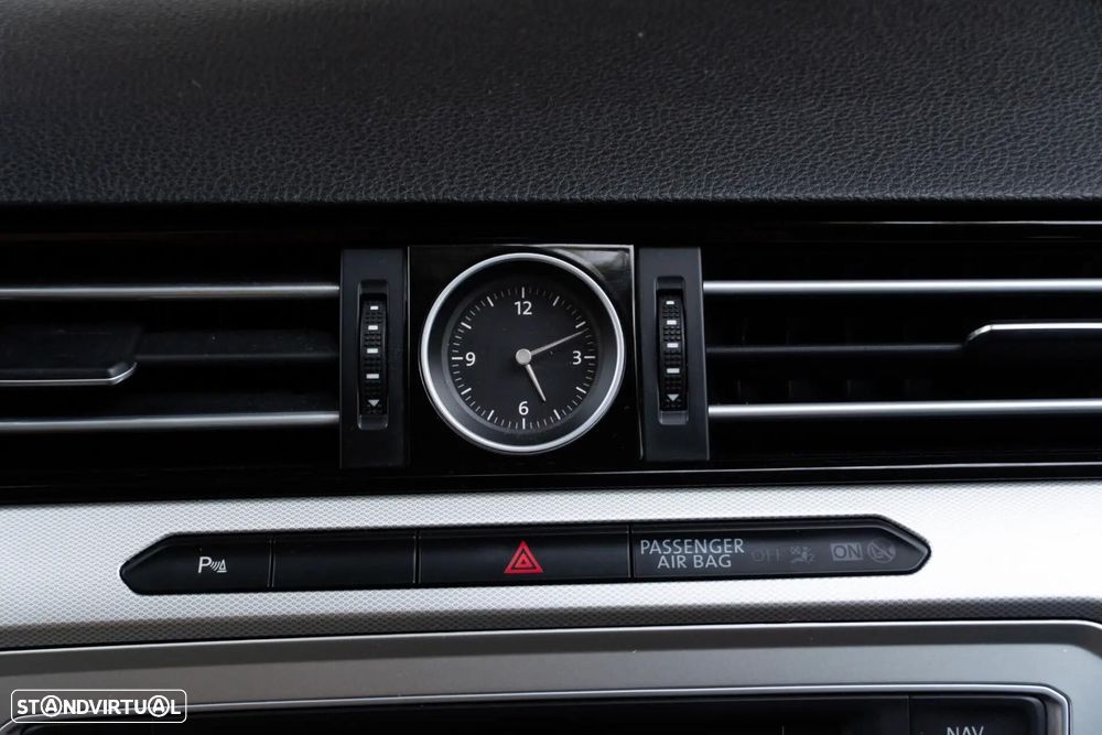 VW Passat Variant 1.6 TDI Confortline DSG - 20