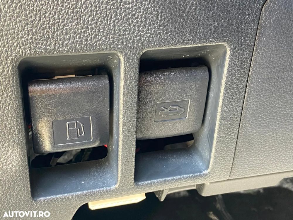 Toyota Land Cruiser 2.8l D-4D 204 CP A/T 7 locuri Executive - 24