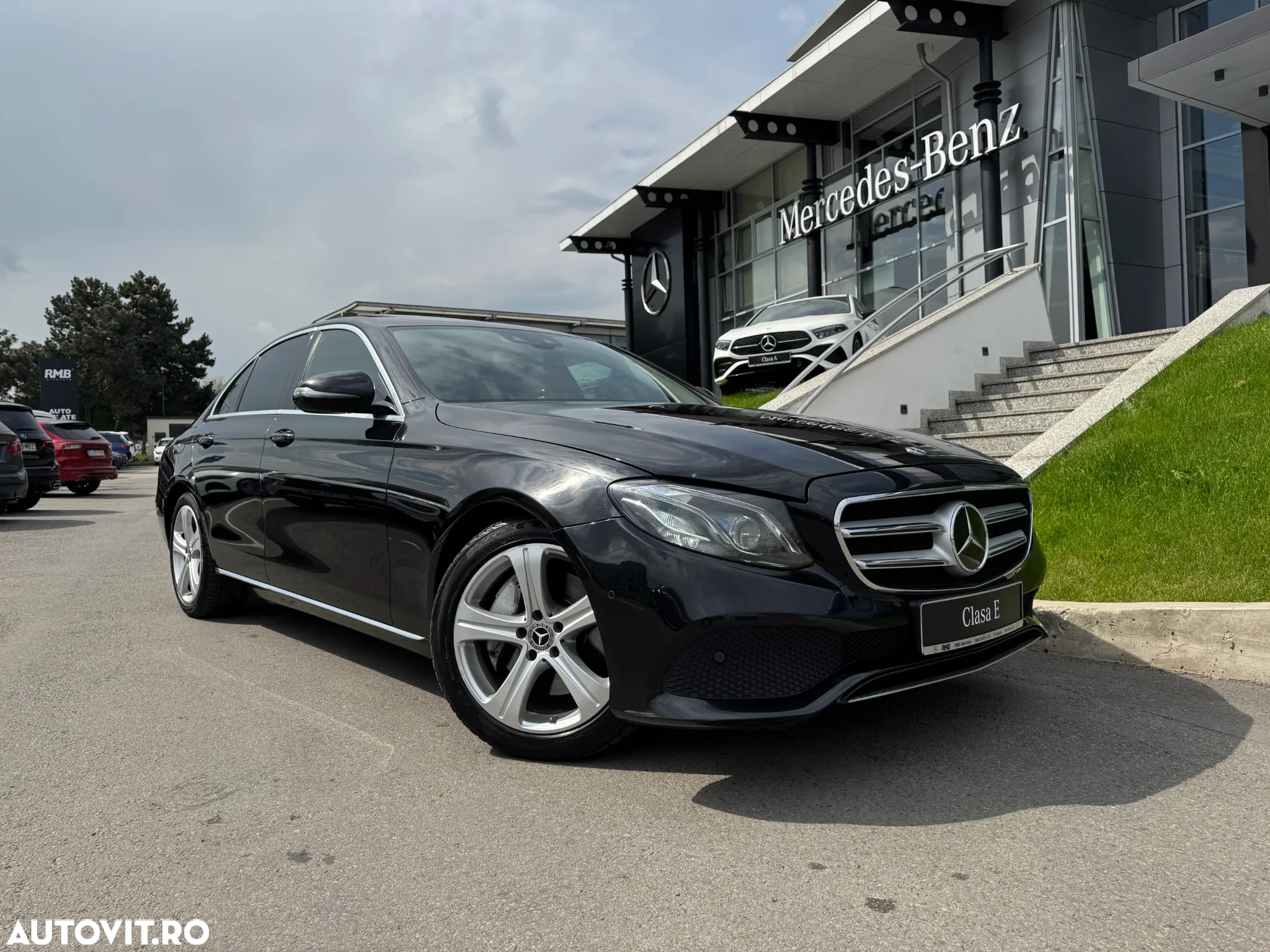 Mercedes-Benz E 350 D 4Matic 9G-TRONIC Avantgarde - 3