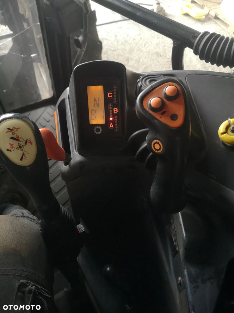 New Holland M 135 - 3