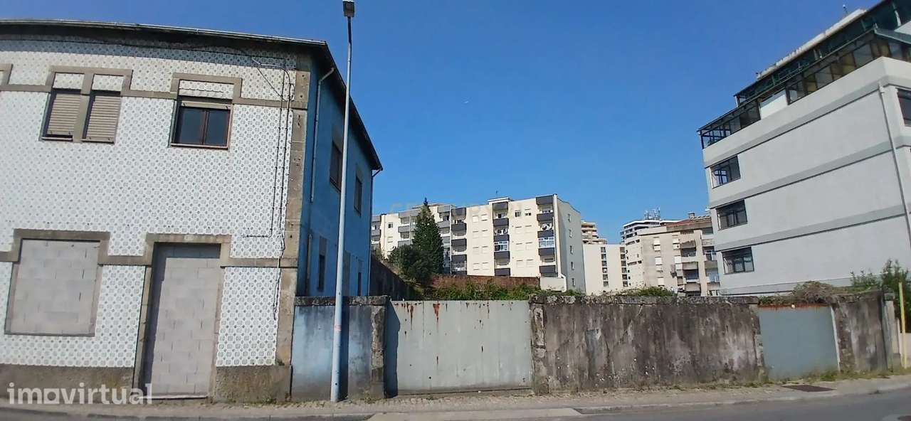 Moradia com terreno para construção em altura em Arcozelo, Barcelos - Grande imagem: 4/5