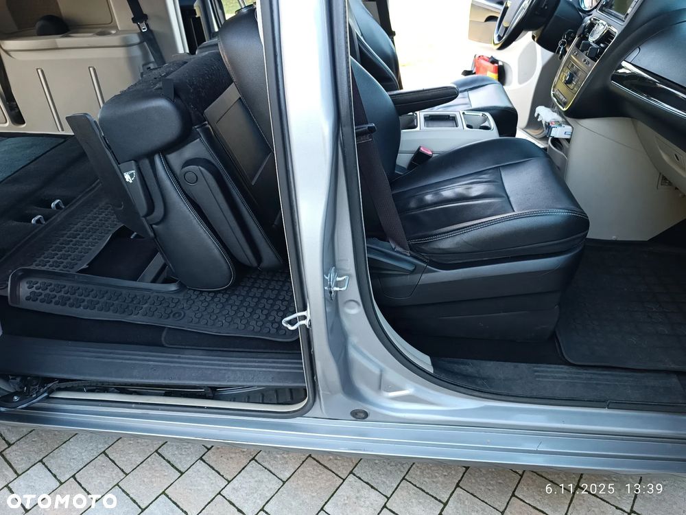 Chrysler Town & Country 3.6 Touring - 22