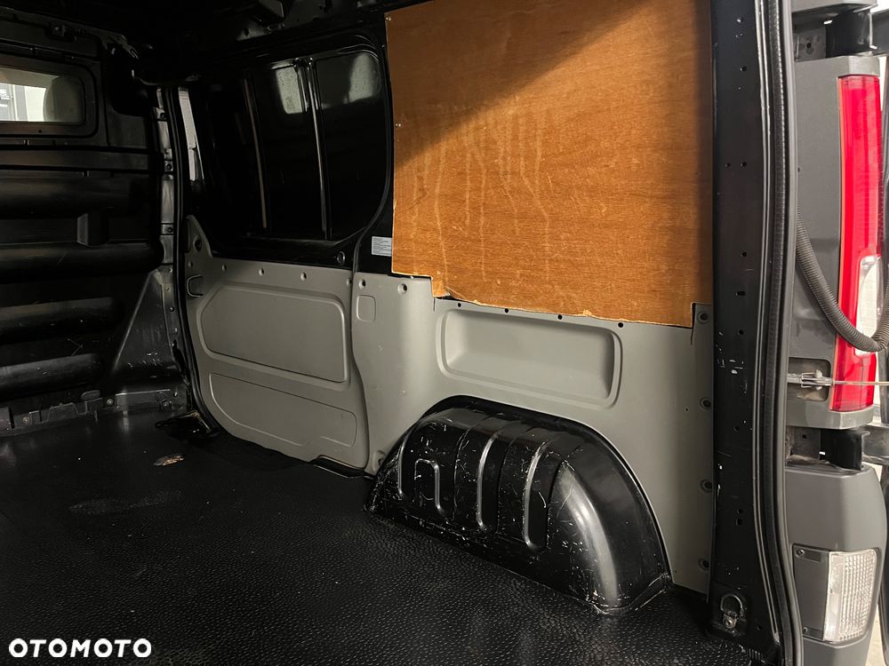 Opel Vivaro - 21