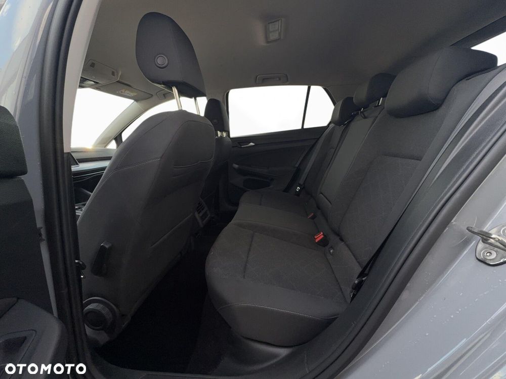 Volkswagen Golf 1.5 eTSI Life DSG - 25