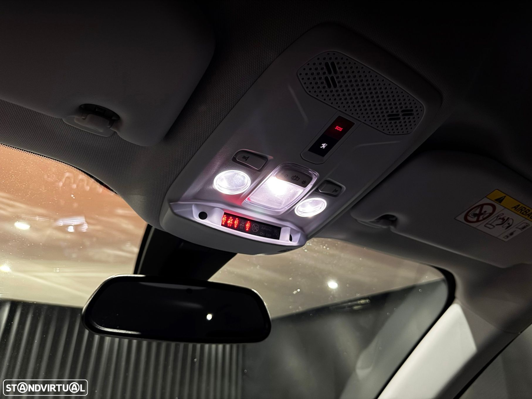 Peugeot 2008 1.2 PureTech Allure Pack EAT8 - 26