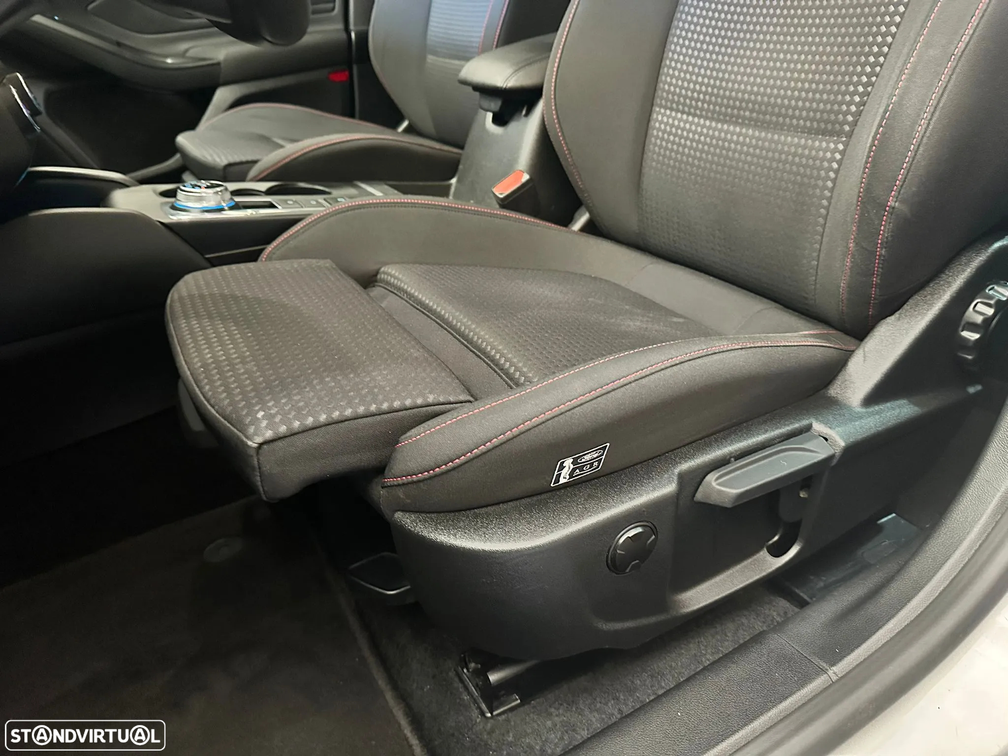 Ford Focus SW 1.5 EcoBlue S&S Aut. ST-LINE - 19