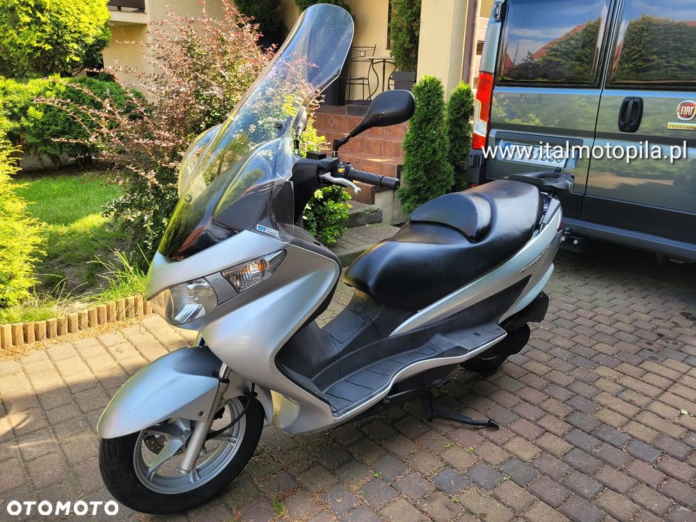 Suzuki Burgman - 19