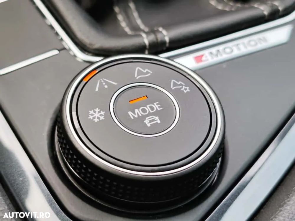 Volkswagen Tiguan 2.0 TDI SCR 4MOTION DSG R-Line - 22