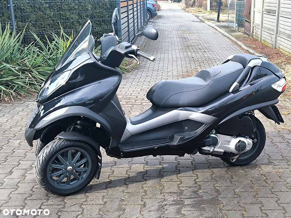 Piaggio MP-3 - 10