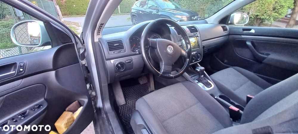 Volkswagen Golf 1.9 TDI DPF Comfortline DSG - 4