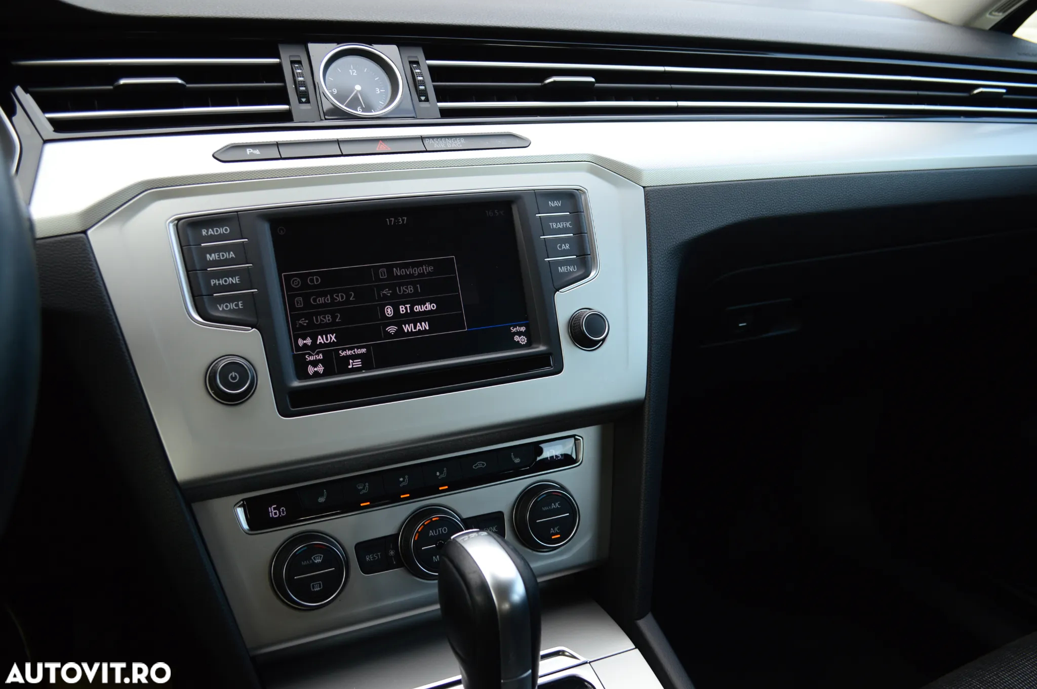 Volkswagen Passat Variant 2.0 TDI DSG Comfortline - 25