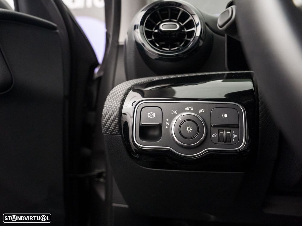 Mercedes-Benz A 250 e - 18