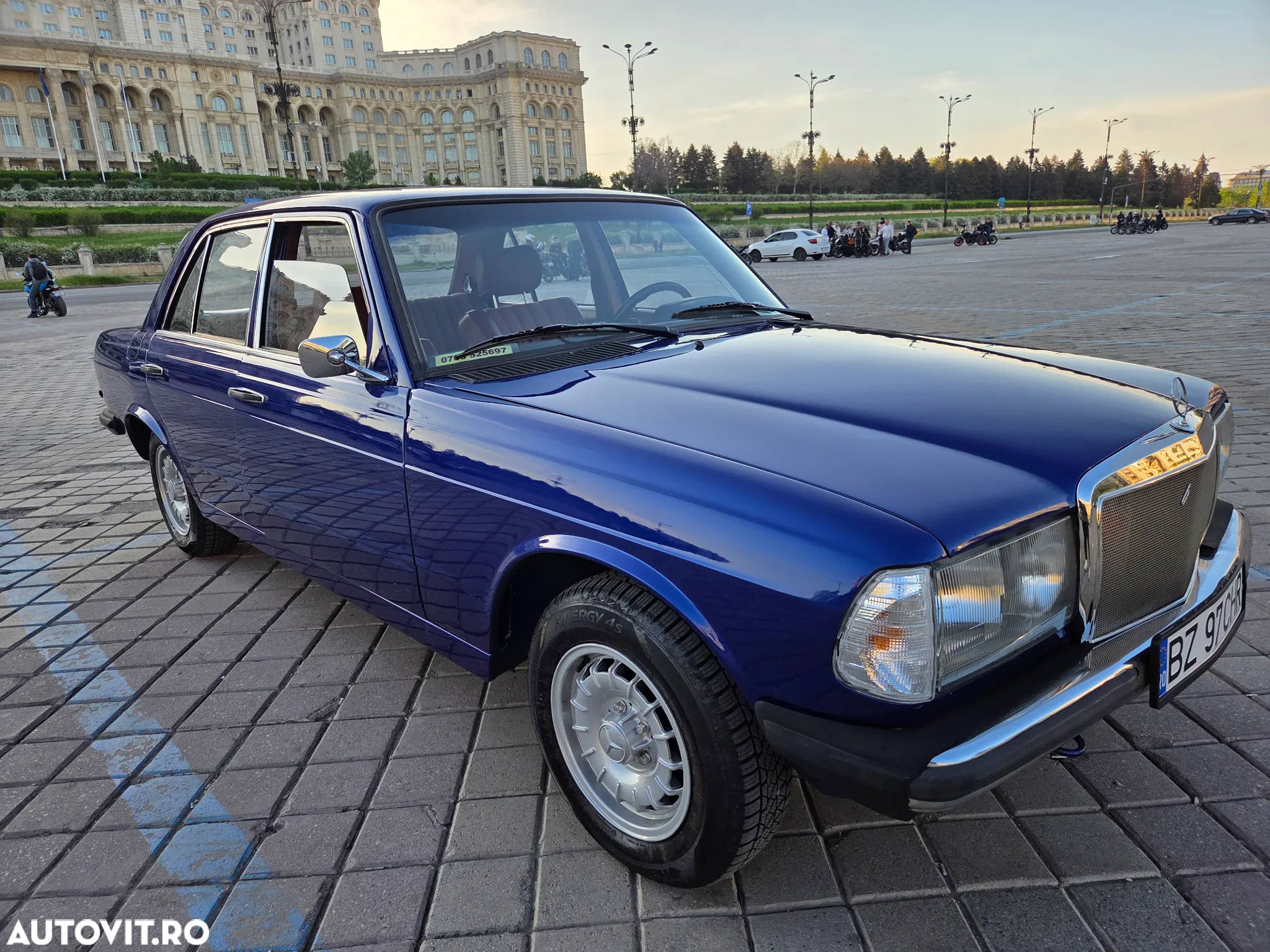 Mercedes-Benz W123 - 24