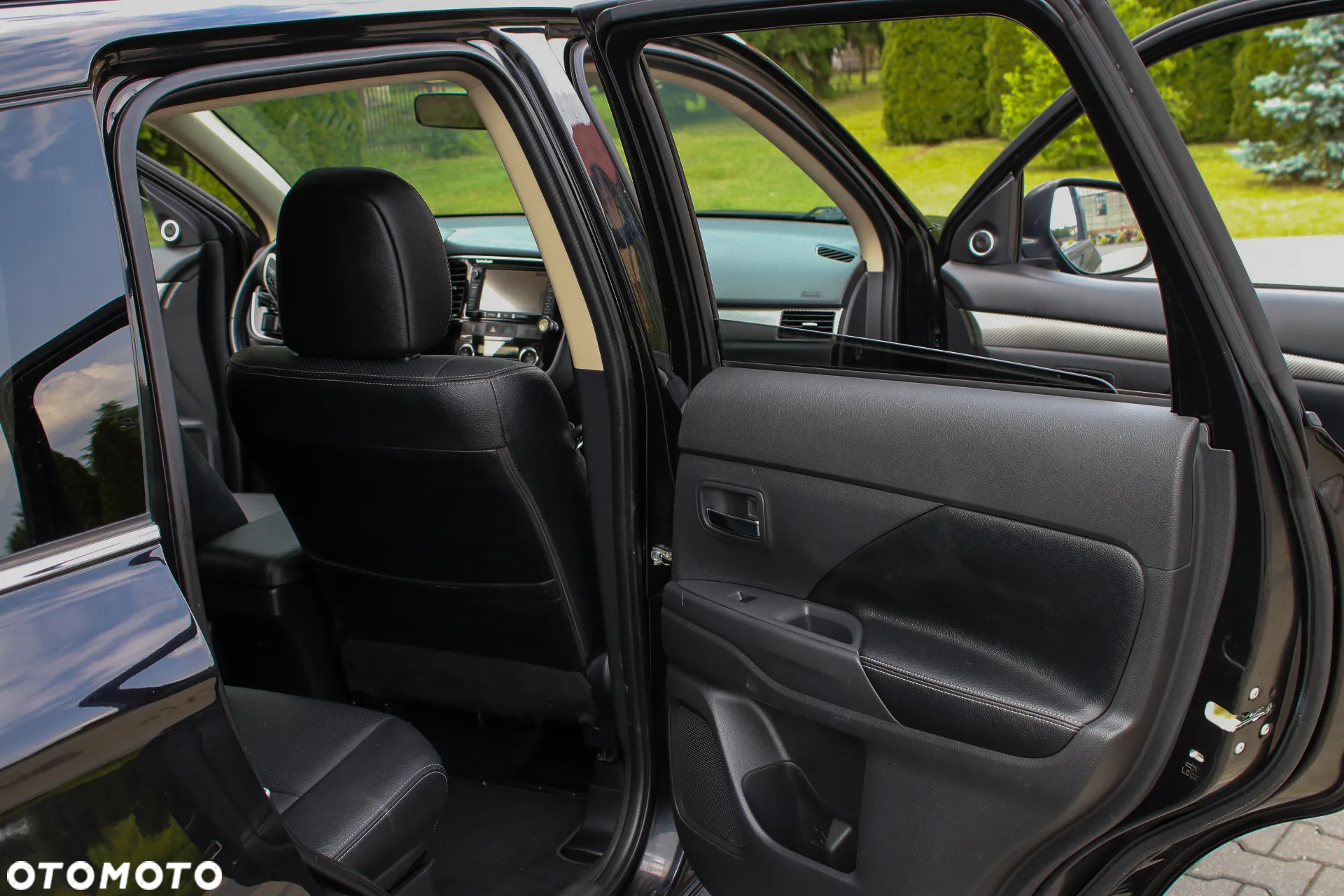 Mitsubishi Outlander 2.2 DI-D 4WD Instyle - 19