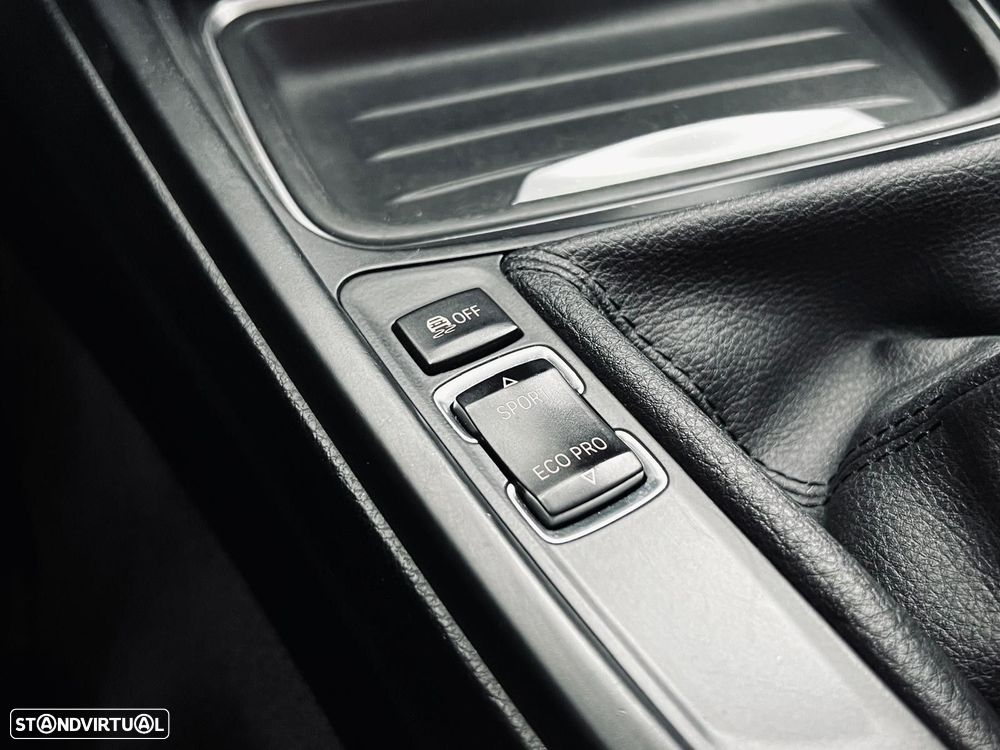 BMW 318 d Line Sport - 31