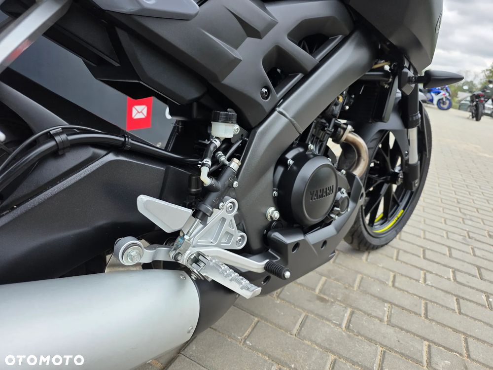 Yamaha MT - 28