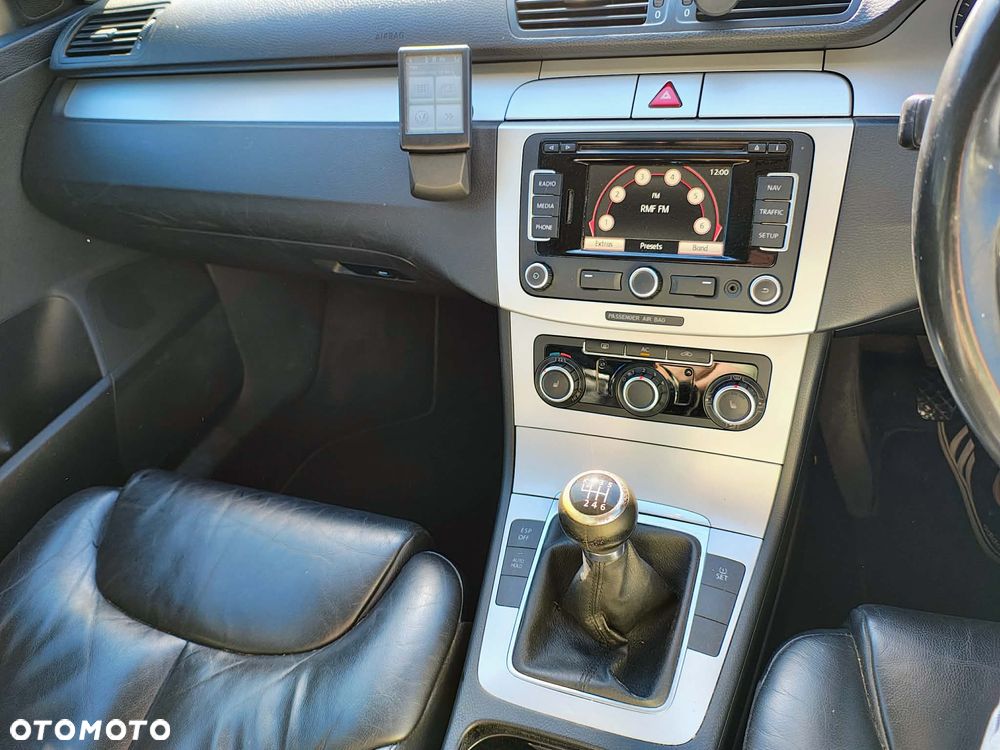 Volkswagen Passat 2.0 TDI Highline - 11
