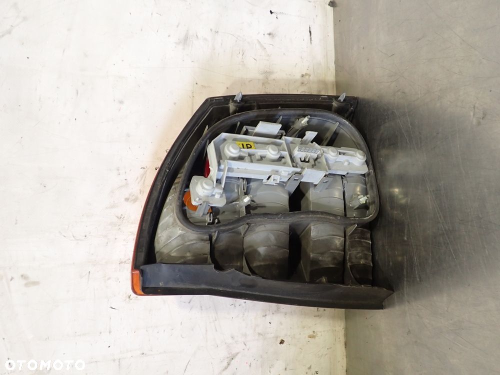 LAMPA LEWA TYLNA OPEL VECTRA C - 5