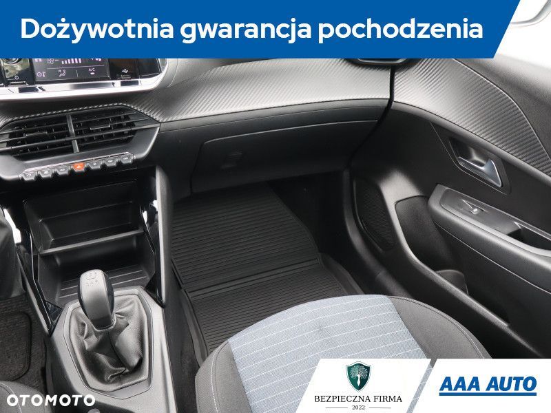 Peugeot 208 - 10