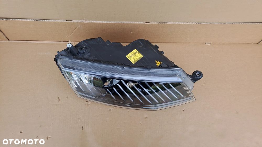 SKODA OCTAVIA III KOMBI 12-16 PRAWA LAMPA PRZÓD BI-XENON 5E1941016B ŁADNA - 4
