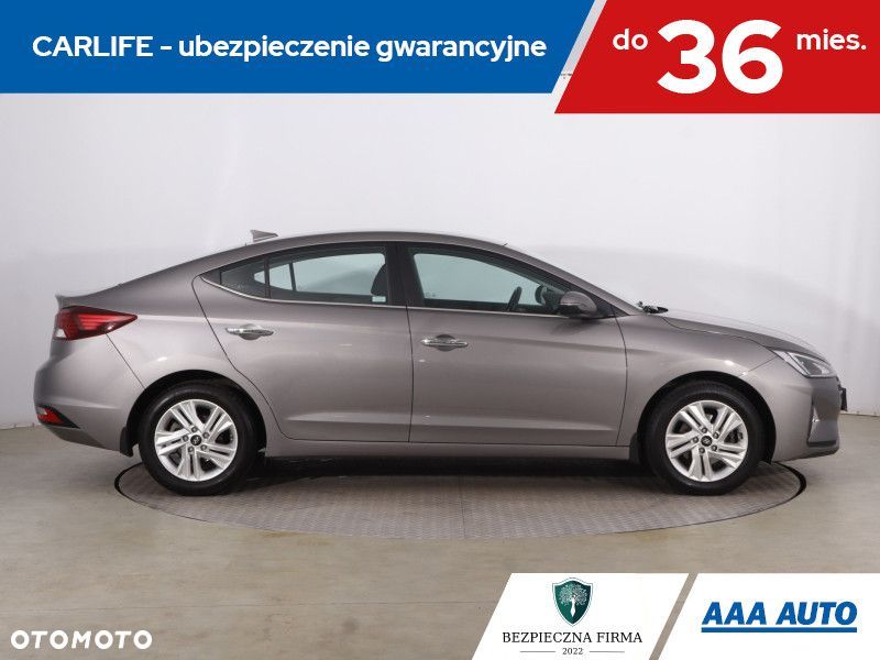 Hyundai Elantra - 8
