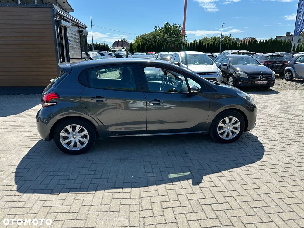Peugeot 208 - 32