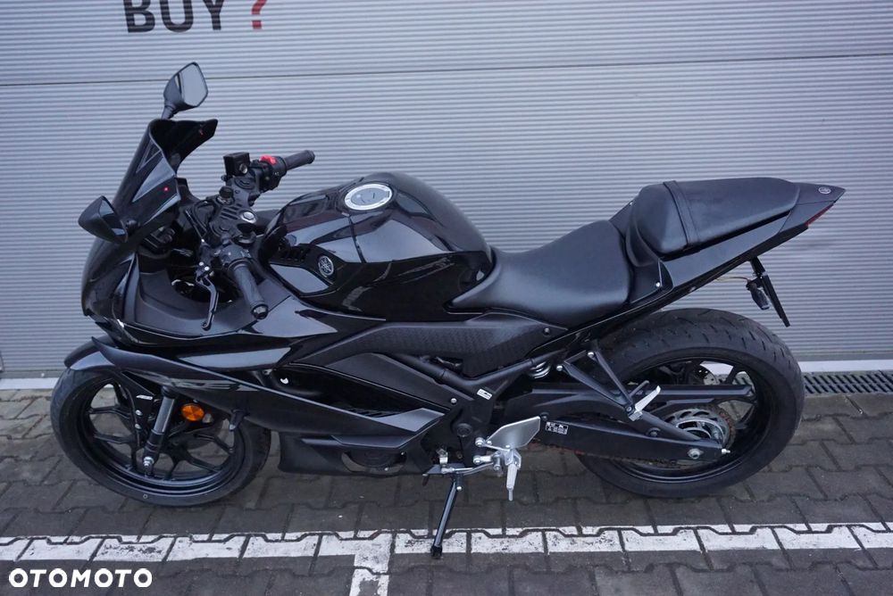 Yamaha YZF - 11