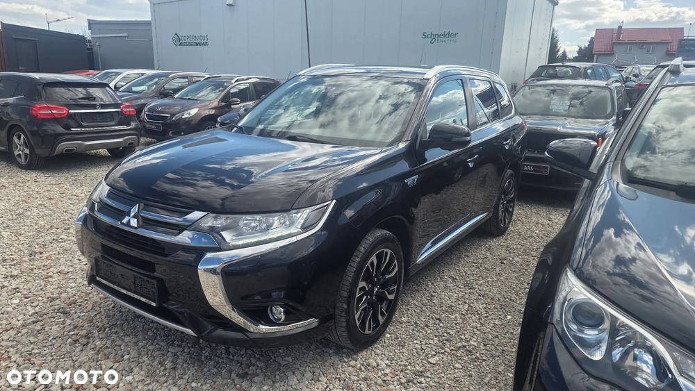 Mitsubishi Outlander - 1