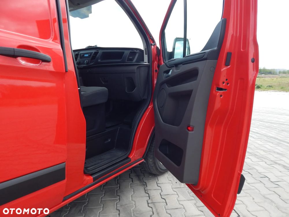 Ford Custom Transit - 16