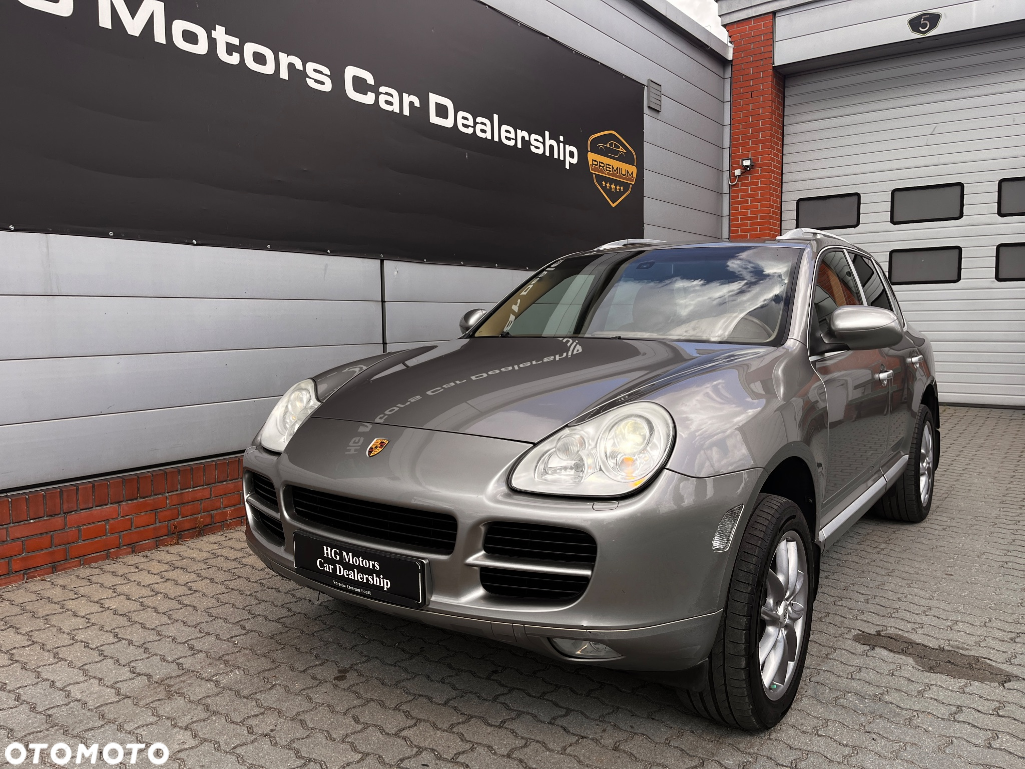 Porsche Cayenne Standard - 4