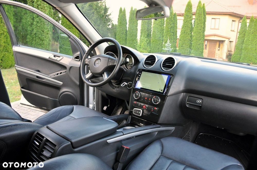 Mercedes-Benz ML - 25