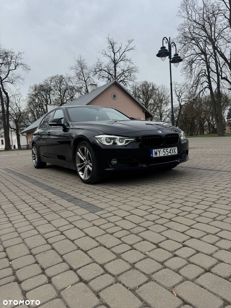 BMW Seria 3 330i Sport Line - 1
