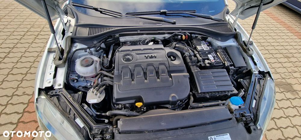Skoda Superb 2.0 TDI L&K DSG - 7