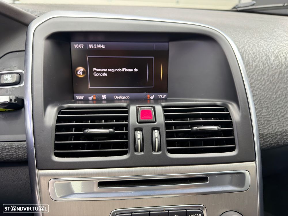 Volvo XC 60 2.0 D4 DRIVe Momentum - 30