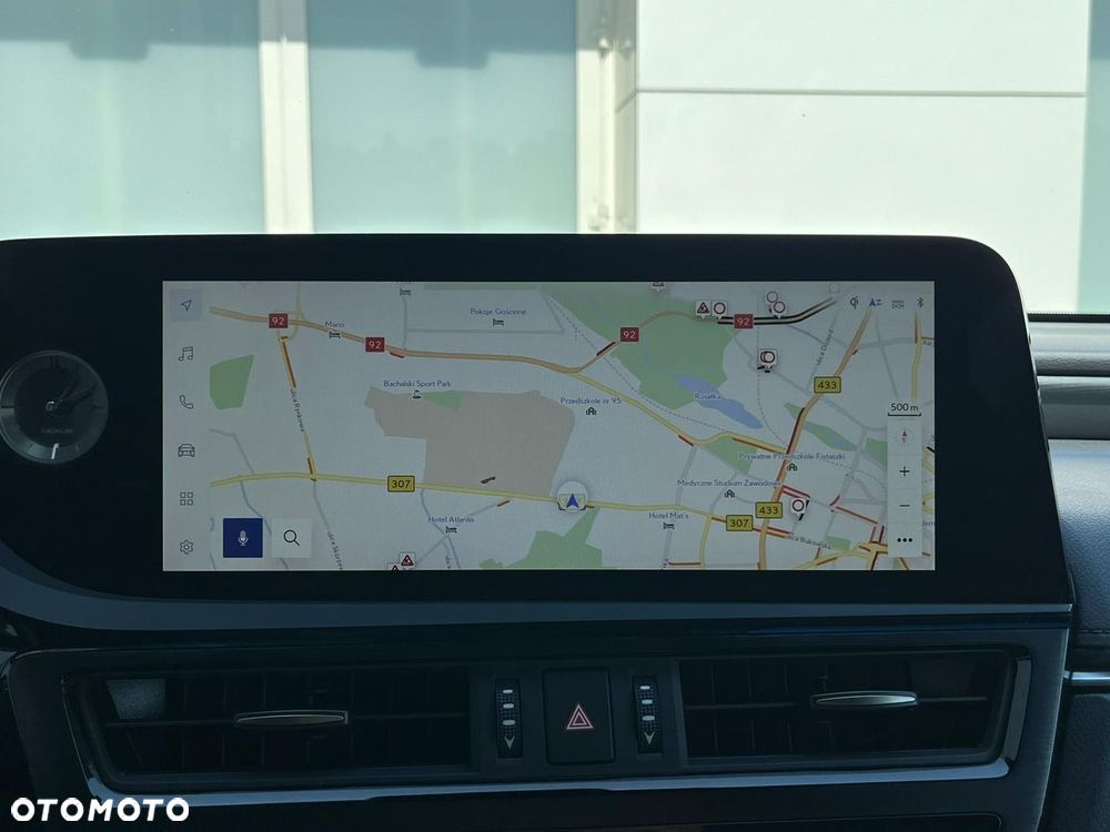 Lexus ES 300h F Sport Design - 15