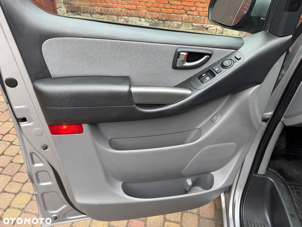 Hyundai H-1 2.5 CRDi Travel Comfort - 21