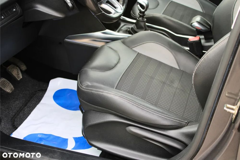 Peugeot 2008 1.6 e-HDi Allure S&S - 15