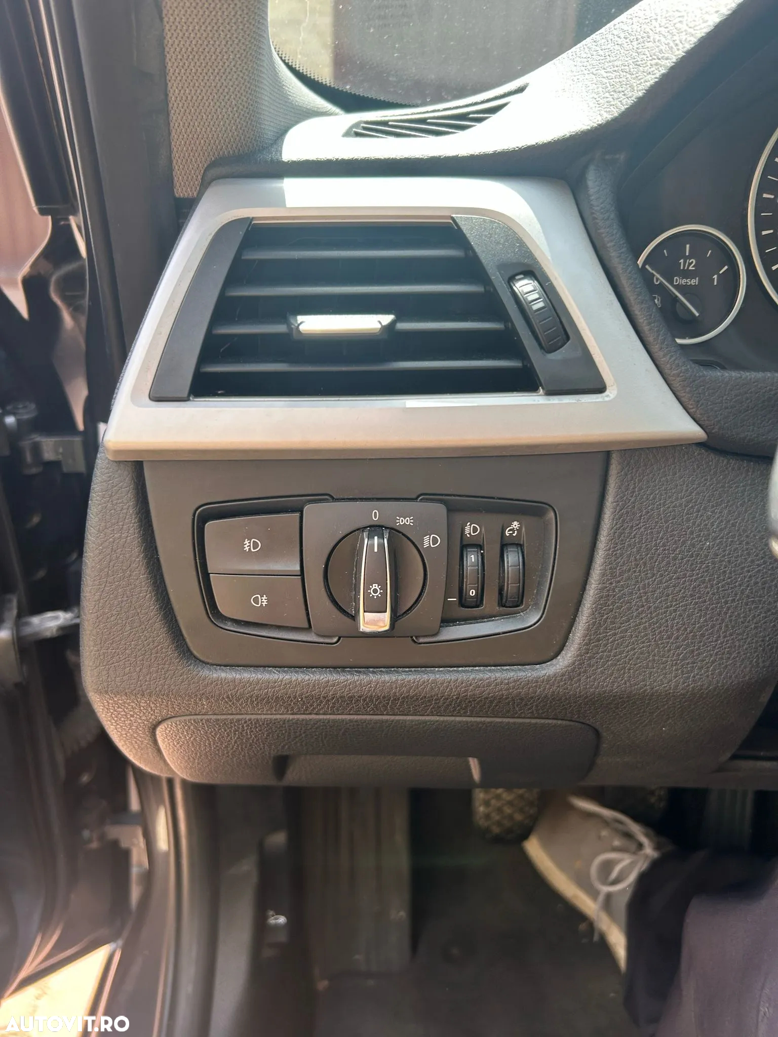 BMW Seria 3 318d - 13