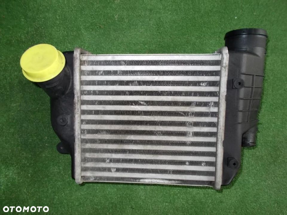 INTERCOOLER CHŁODNICA AUDI A6 C6 04- 4F0145805E - 1