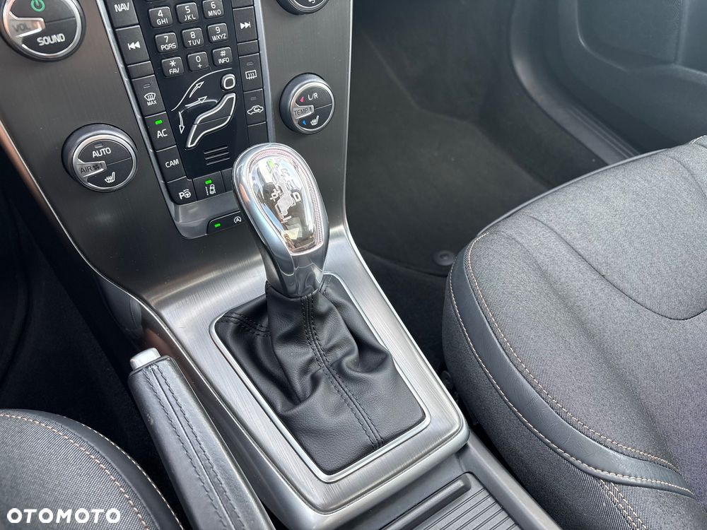 Volvo V40 Cross Country - 31