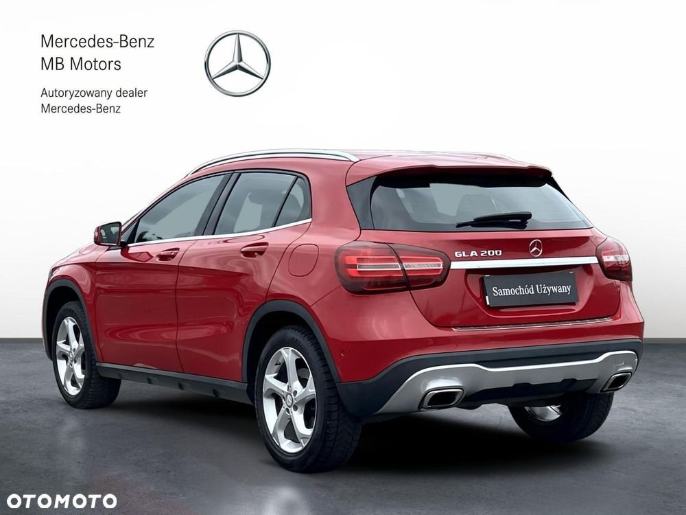 Mercedes-Benz GLA - 4