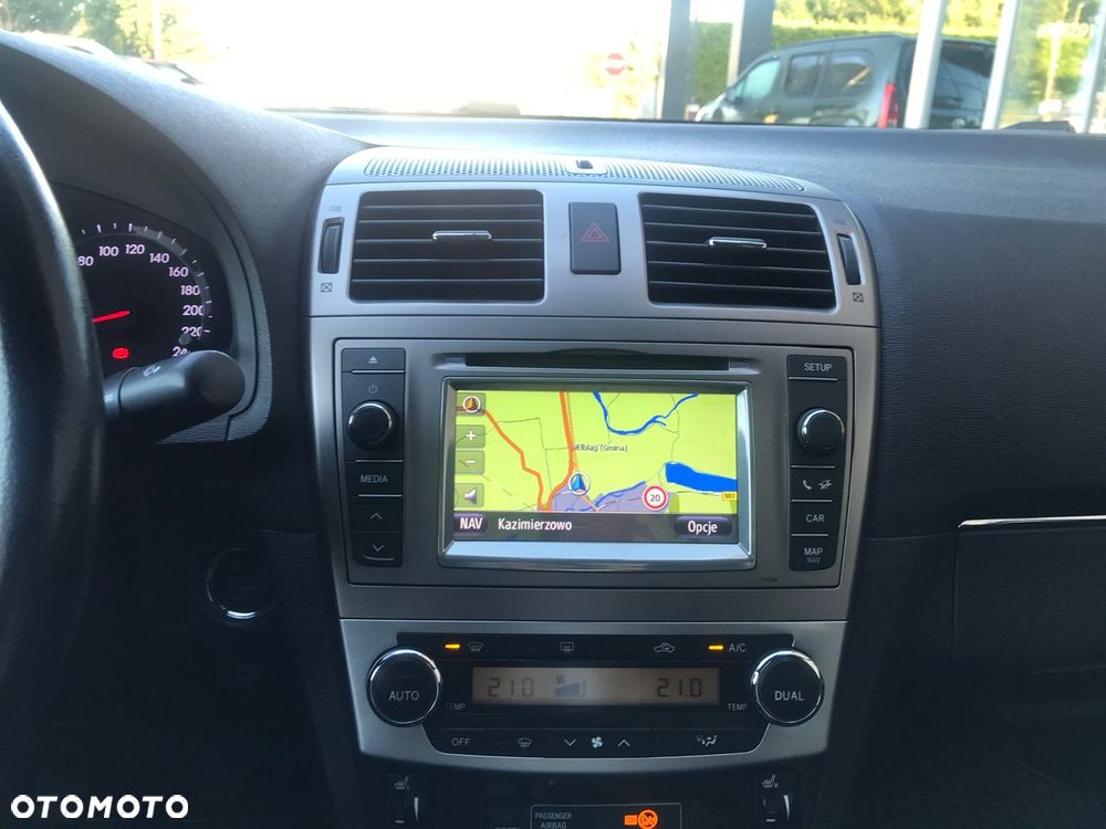 Toyota Avensis 1.8 Premium - 32