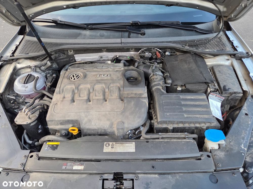 Volkswagen Passat - 36