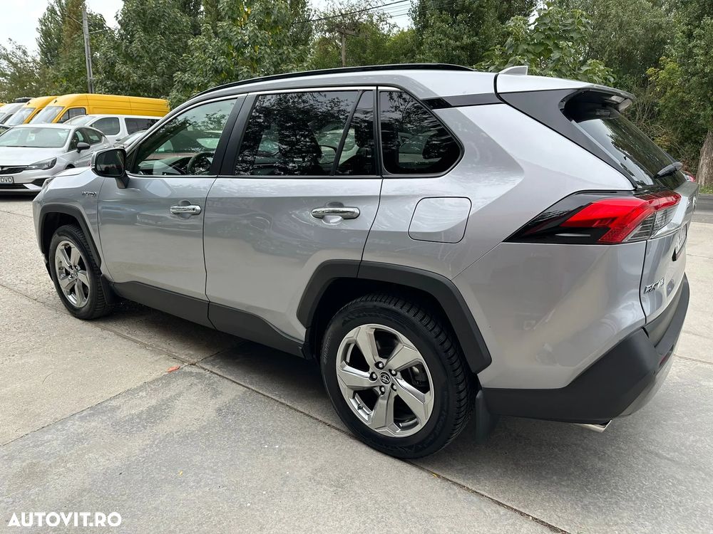 Toyota RAV4 - 7
